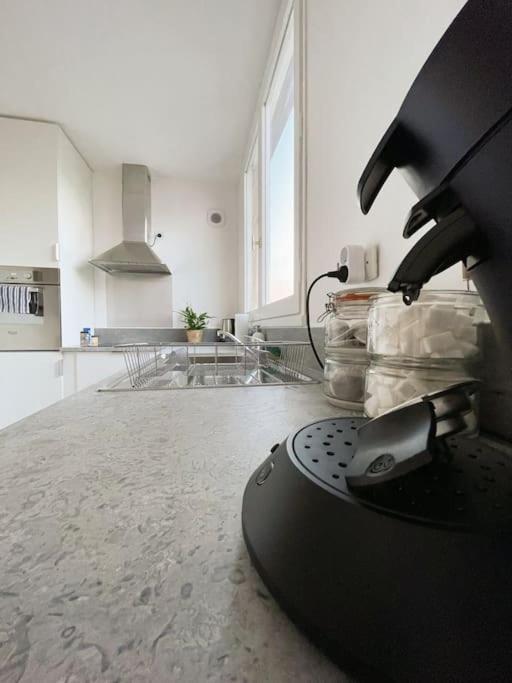 Le Lumineux - T3 63m2 - Gare Proche - Boisson Chaude Appartement