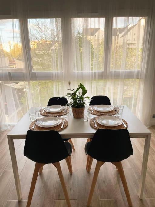 Appartement Le Lumineux - T3 63m2 - Gare Proche - Boisson Chaude *